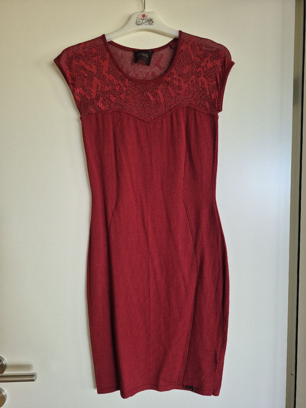 Guess Vestiti: Guess Strickkleid – Usato da Küssnacht am Rigi venduto da Patty1993
