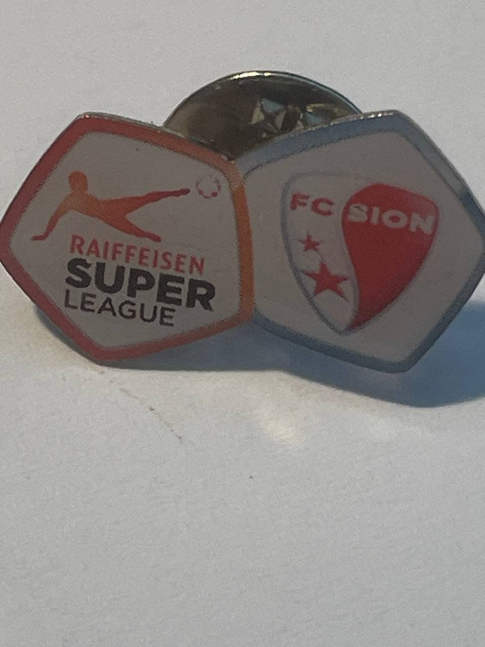 Plaketten & Abzeichen: 34. Pin FC Sion – Gebraucht aus Luzern von Irek