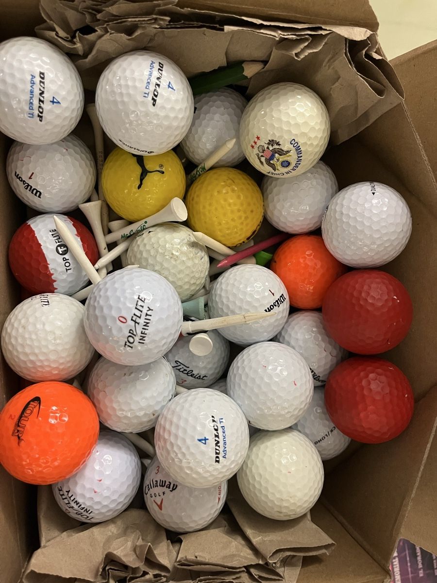 Ballons: Golfbälle mit Abschlag stiften – D'occasion à Neerach par fuz_8d7l
