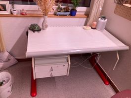 Schreibtisch Jugendzimmer mit Schubladen