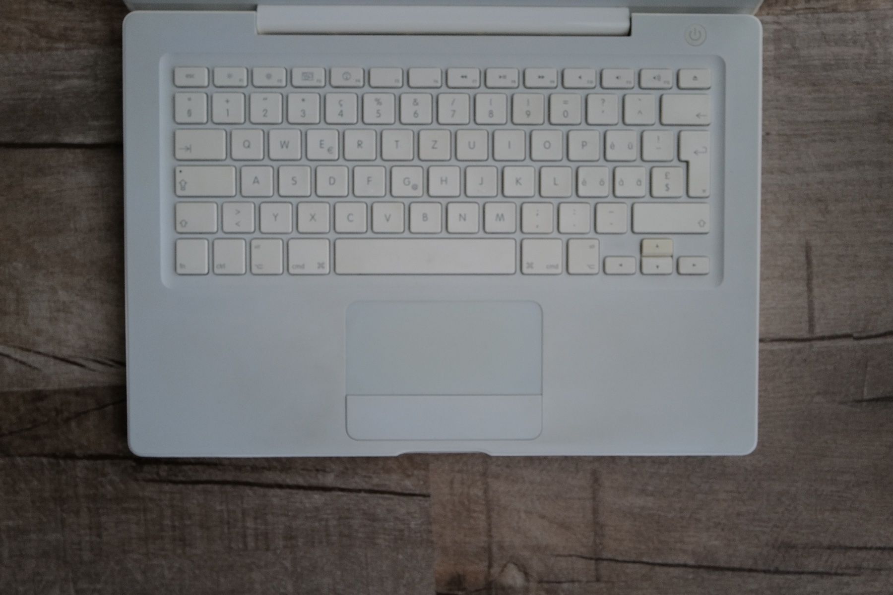 Apple Notebook: MacBook Early 2008 (MacBook4,1) – Usato da Port venduto da hgn1 7