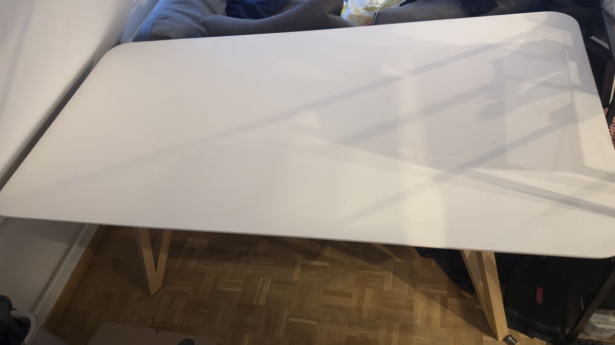 Tavoli: Moderner Ess-/Schreibtisch weiss Holzgestell – Usato da Luzern venduto da jan_8q25