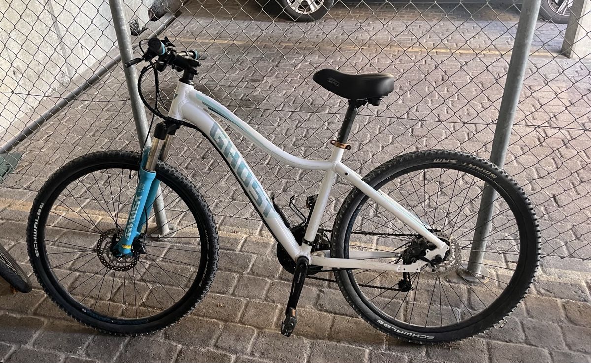 Ghost Vélos: Mountainbike Ghost weiss blau – D'occasion à Brunnen par julsch.fulsch