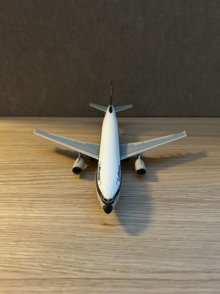 Airbus Kit di modellismo & Modellini statici: Airbus A340 , Massstab 1:200 – Usato da Ennetbaden venduto da pau_h6gg 3