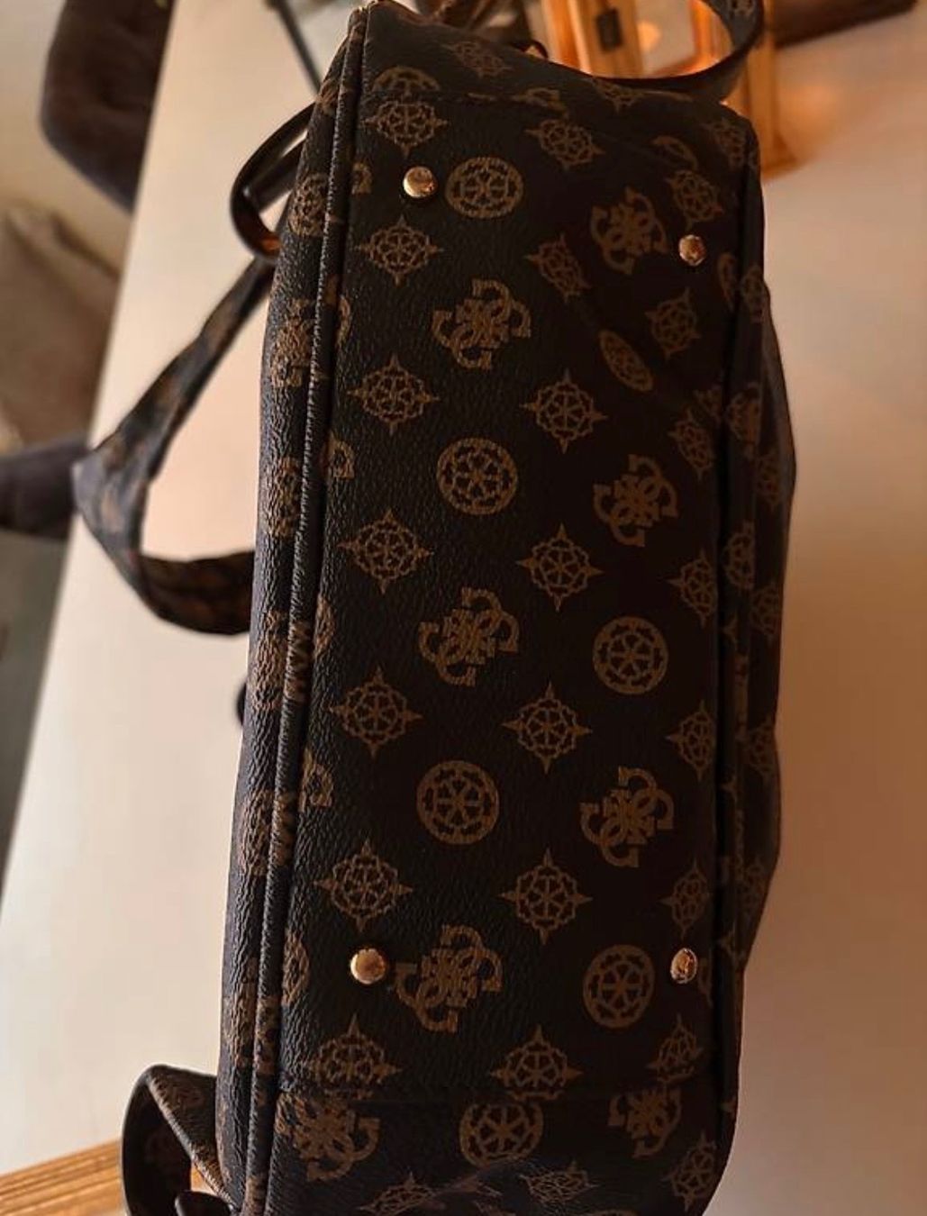 Guess Rucksäcke: Guess Rucksack – Gebraucht aus Zürich von Denise1743 4