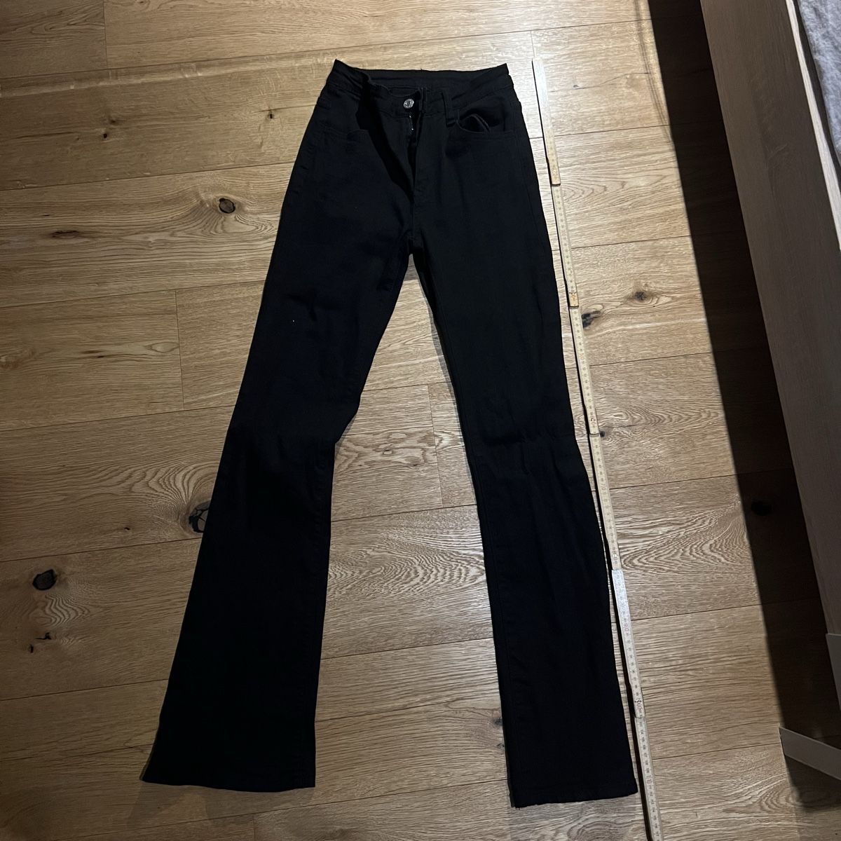 Shein Jeans: Schwarze Flared / Bootcut Jeans – Nuovo (secondo la descrizione) da Chur venduto da noe_mh8b