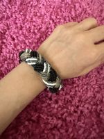 Perlenarmband im Zopfmuster, schwarz-weiss-grau, handgemacht