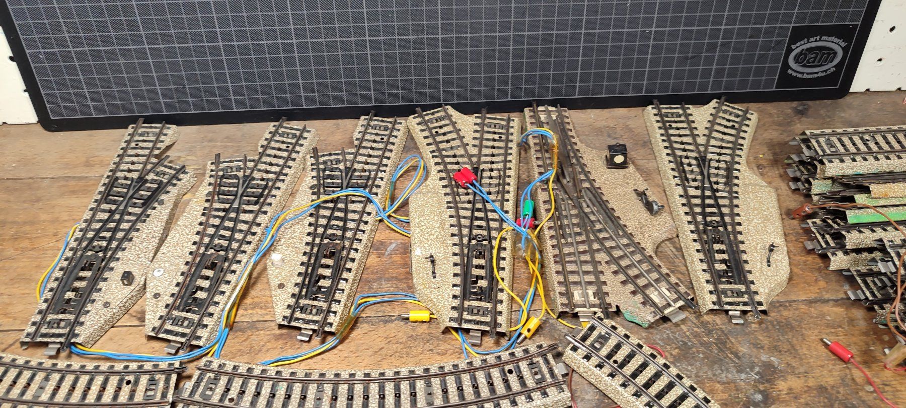 Modellini di ferrovie: 65  teiliges Zug Gleise Set – Usato da Gelterkinden venduto da MYSTOREFORYOU4460 4