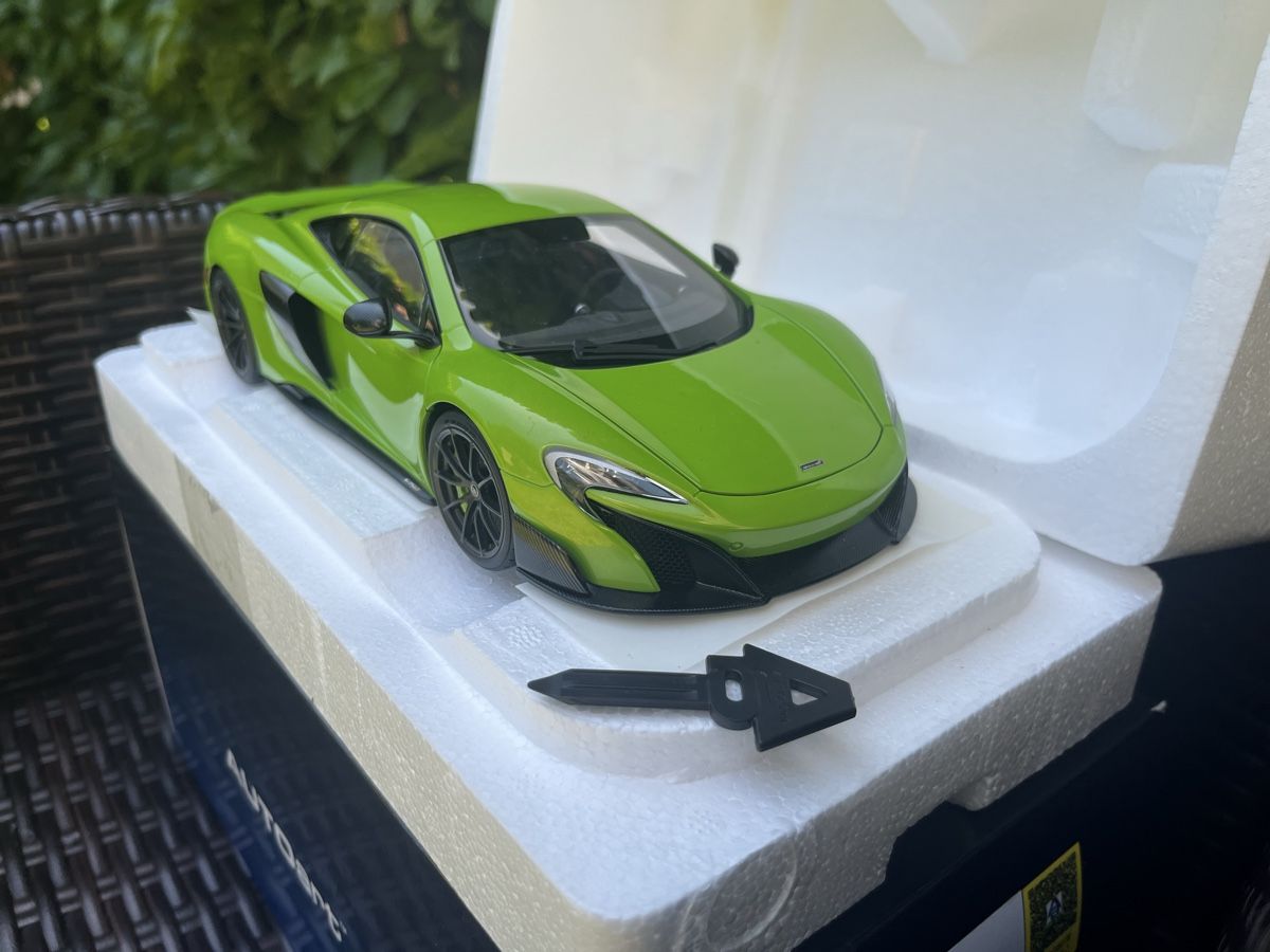 Autoart Modellini d'auto: AUTOart McLaren 675 LT vert 1:18 – Nuovo (secondo la descrizione) da Genève venduto da Beyond-Time-Geneve 3
