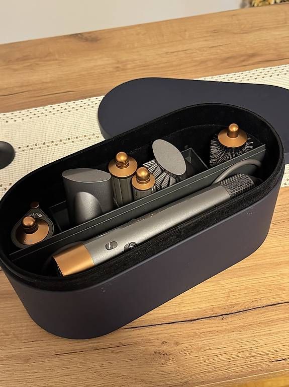 Lockenstäbe & Haarglätter: Dyson Airwrap Multi-Styler  – Gebraucht aus Basel von eve_k866
