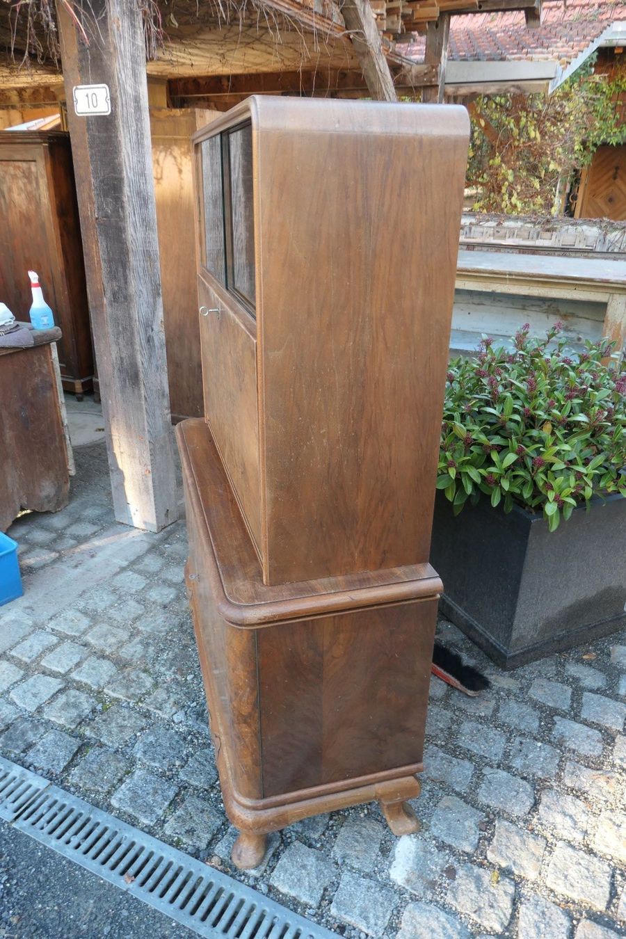 Vetrine: antiker Sekretär/Vitrine – Usato da Fürstenaubruck venduto da PizBeverin2018 2