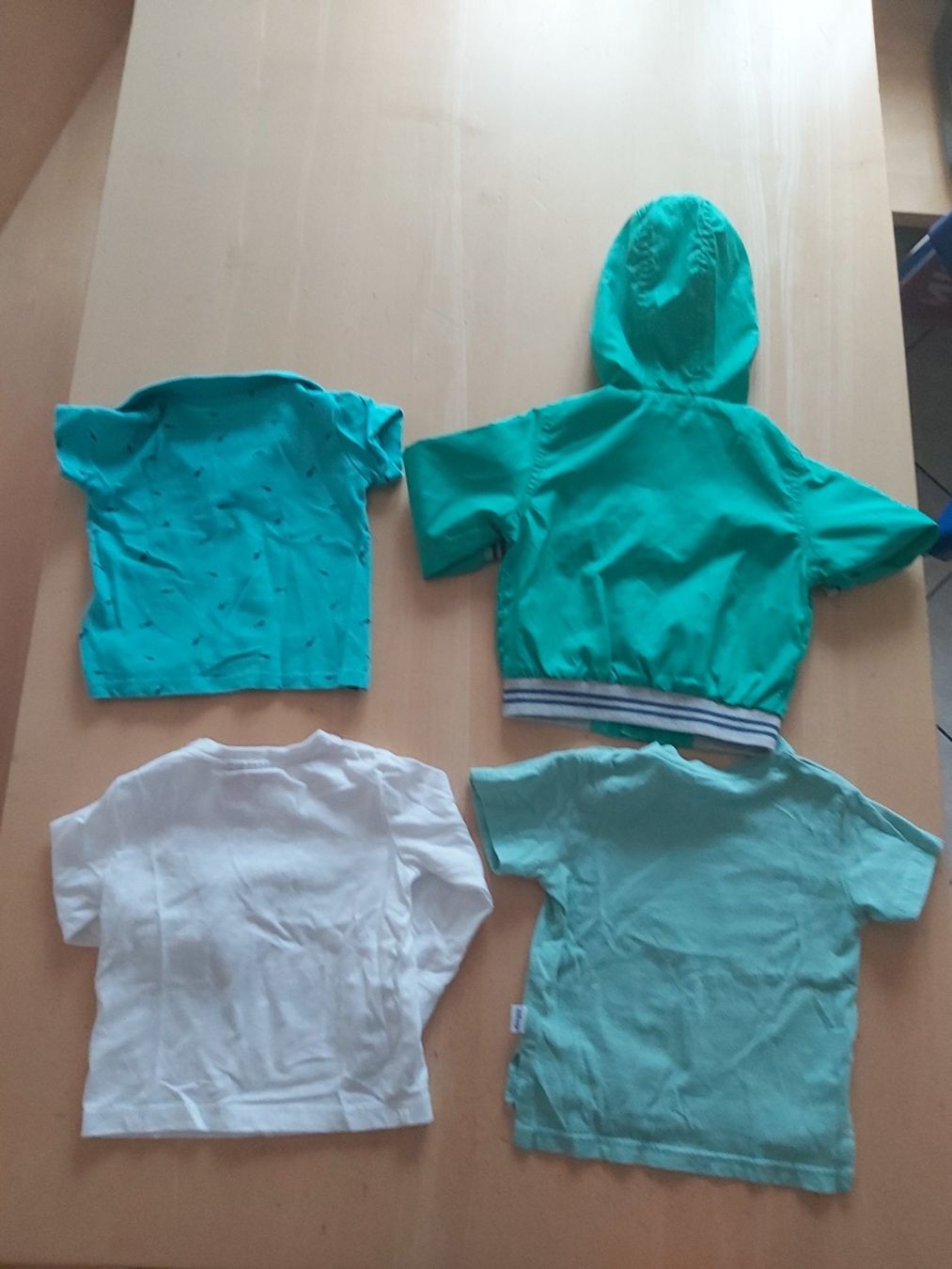 Lotti & Set di vestiti: Pullover, T-shirt,  Jacke Gr.80, 74/80 – Usato da Disentis/Mustér venduto da epa_862v 1