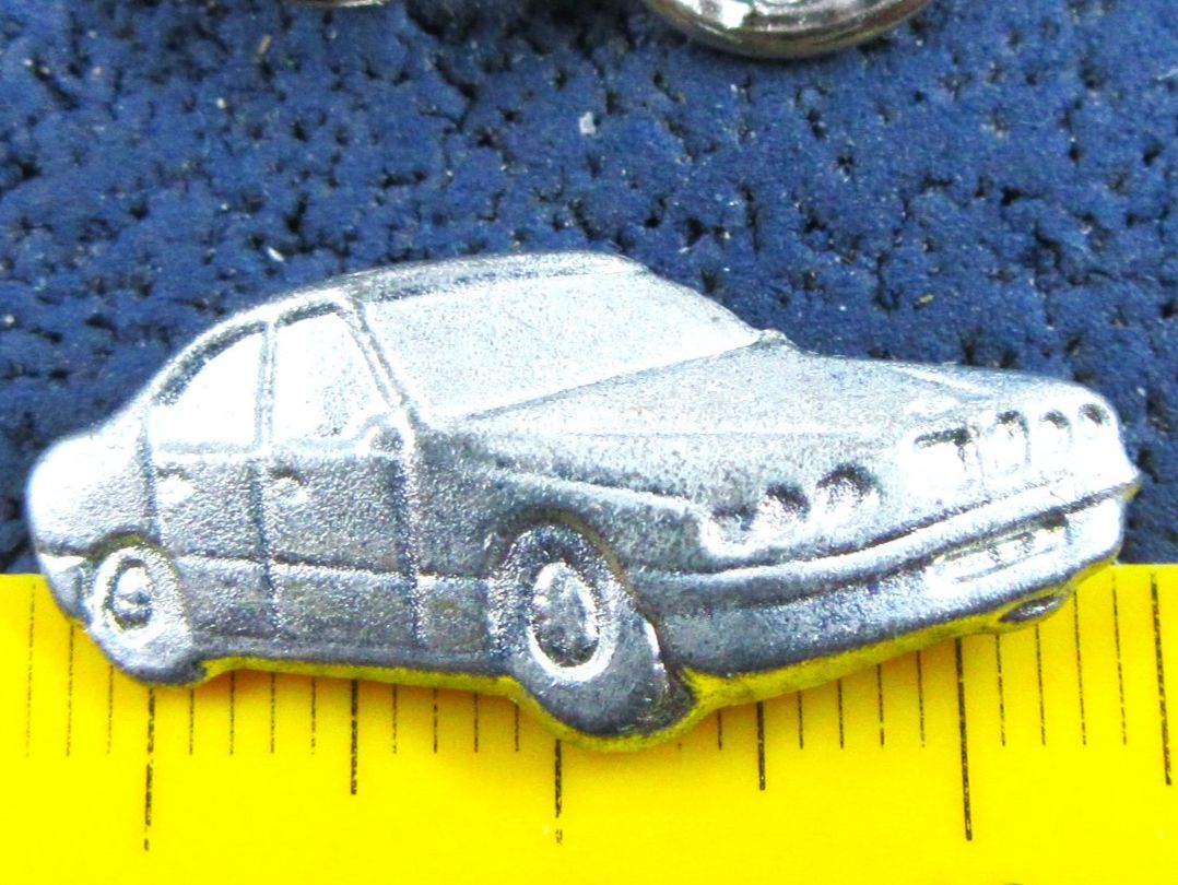 BMW Plaketten & Abzeichen: BMW AUTO PIN 3D SILBRIG GEPRÄGT mit SECURITY-CLIP – Gebraucht aus Ettingen von Hausi4711 1