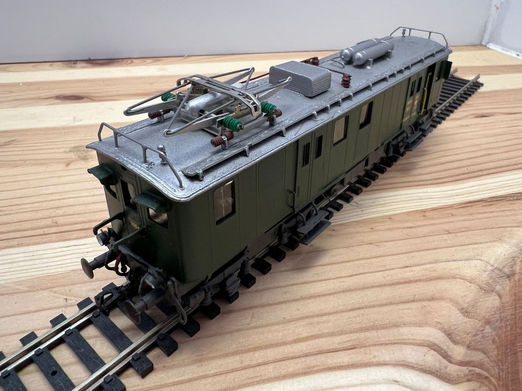 Modellini di ferrovie: Intermodel H0 DC Elektrischer Gepäcktriebwagen Fe 4/4 SBB – Nuovo (secondo la descrizione) da Büsserach venduto da ModellbahnDepot 2