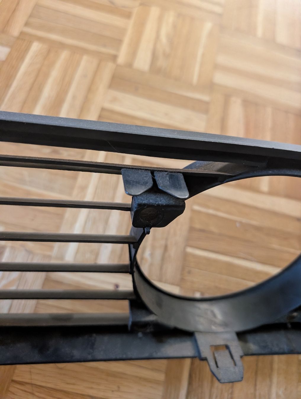VW Alle Autoersatzteile: Kühlergrill VW Golf 1/Cabrio – Gebraucht aus Langenthal von AluX_Classic_Cars 5