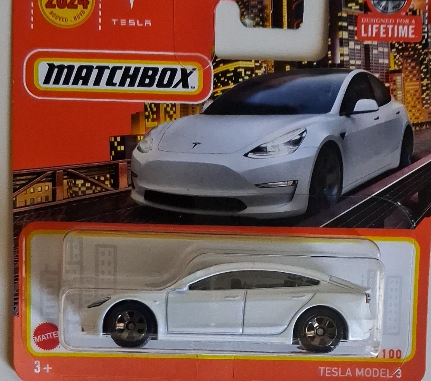 Matchbox Modellini d'auto: Matchbox Tesla Model 3, Weiss, Neu – Nuovo e nell'imballaggio originale da Dietikon venduto da RevoPlay