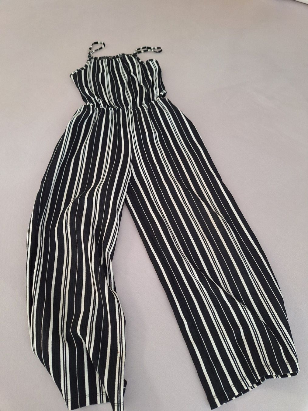 C&A Tute: Superlässiger Jump-Suit – Usato da Cham venduto da Fiftyfive