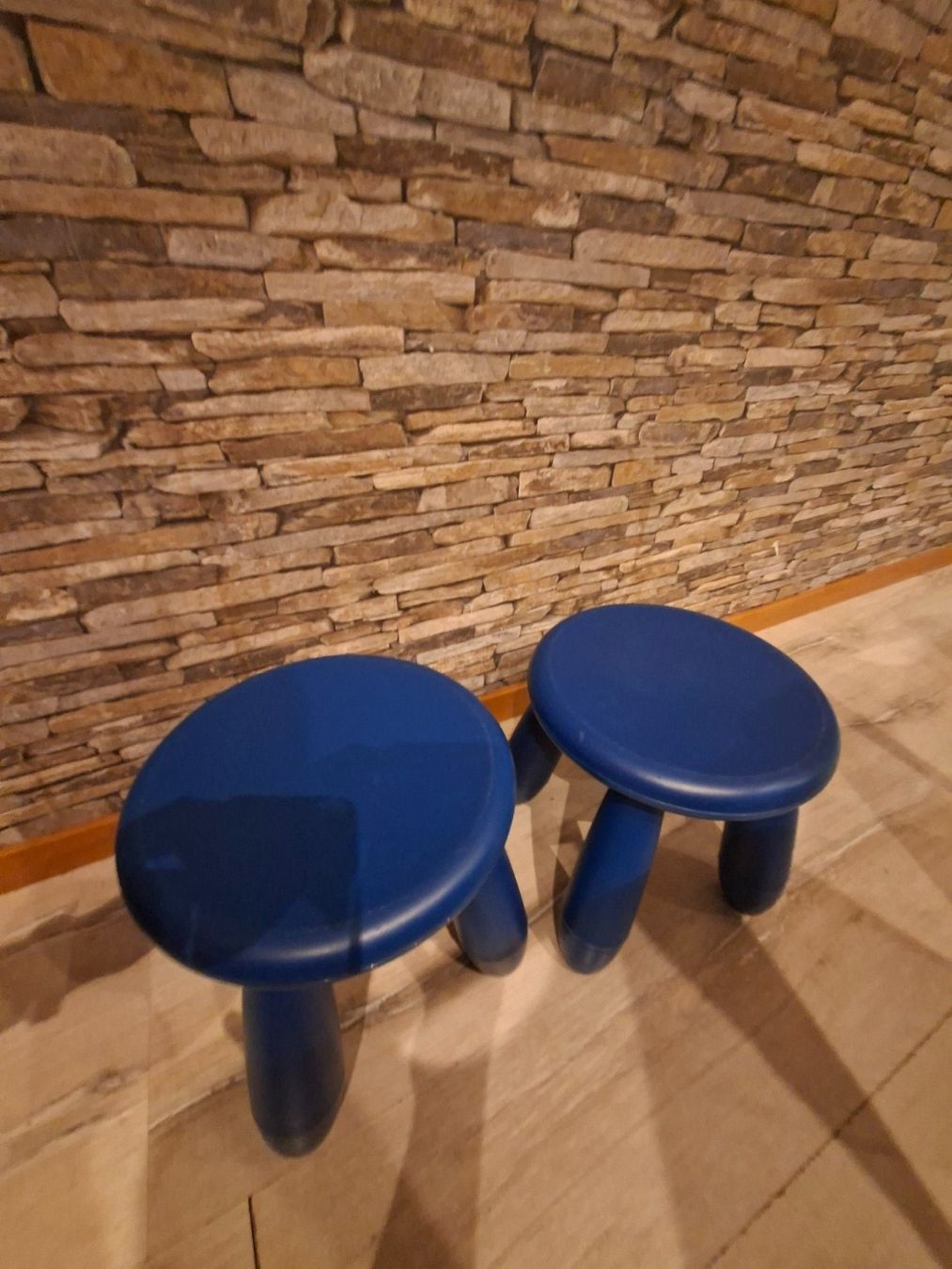 Ikea Tabourets: Zwei IKEA Kinderhocker Blau – D'occasion à Süderen par pit_d5kg 1