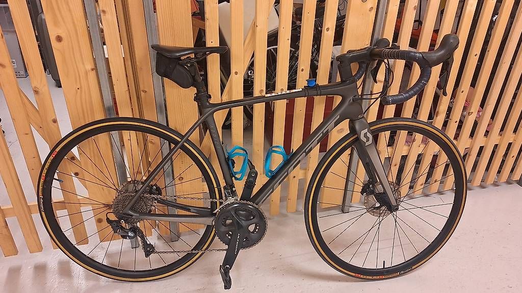 Velos: Scott addict 10 disc 2020 – Gebraucht aus Corminboeuf von demalp