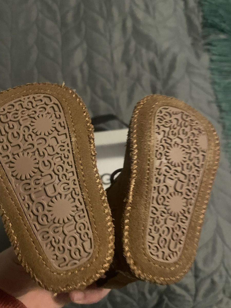Chaussures garçon: Ugg taille 17 – Neuf avec emballage d'origine à Villiers par nou_68rh 2