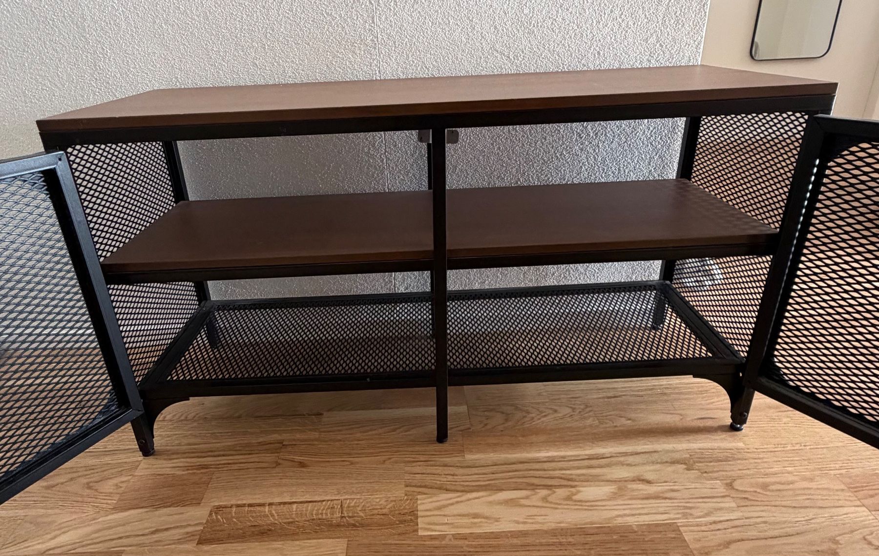 Scaffali: Schönes Sideboard im Industrial-Stil – Usato da Zuchwil venduto da mic_7px5 2