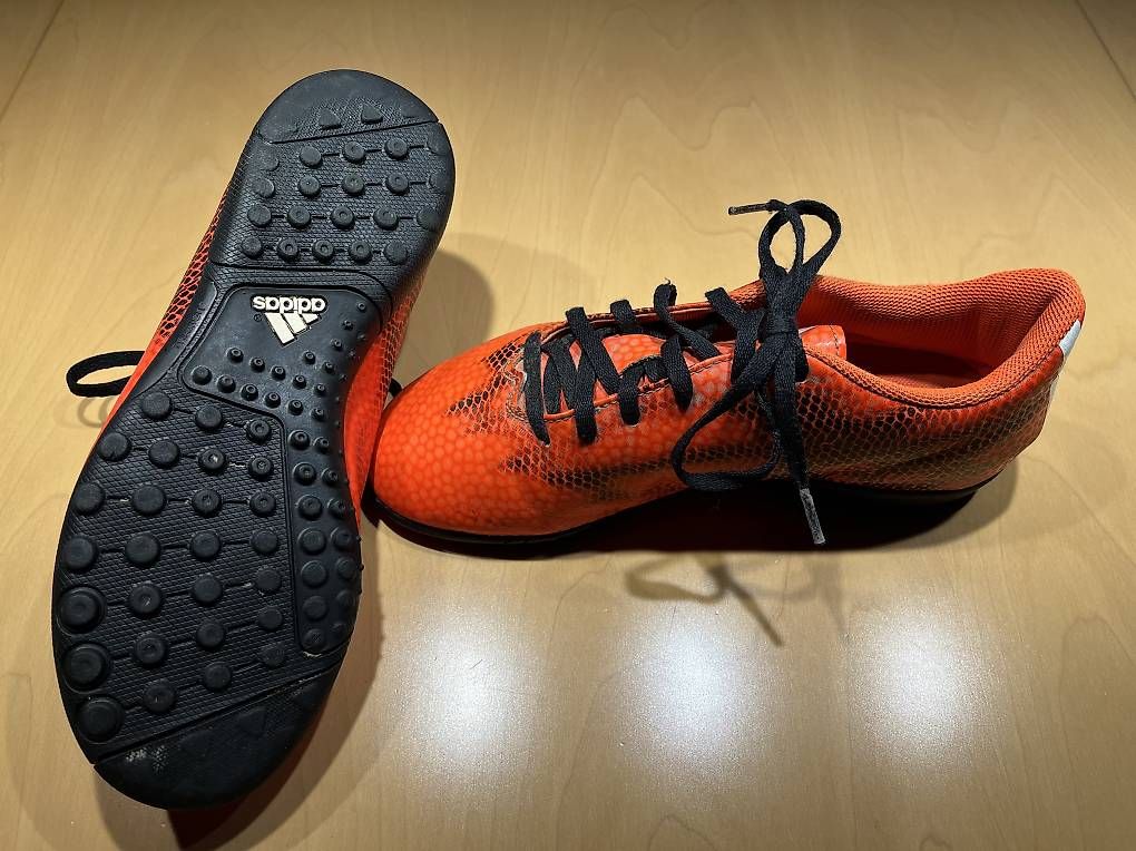 Adidas Scarpe da uomo: Adidas Fussballschuhe – Usato da Meikirch venduto da Mariamole 3