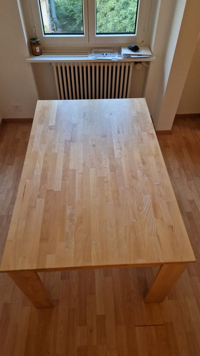 Tavoli: Esstisch mit Gebrauchsspuren 140x90cm – Usato da Zürich venduto da cla_w5tp 2