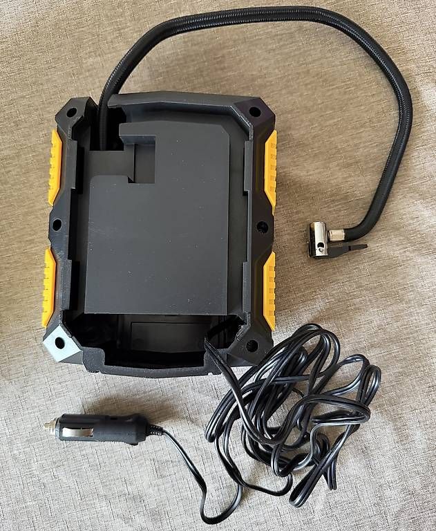 Compressori: 12 Volt KFZ Luftpumpe / Air Compressor – Usato da Wolfhausen venduto da KugelKopf 1