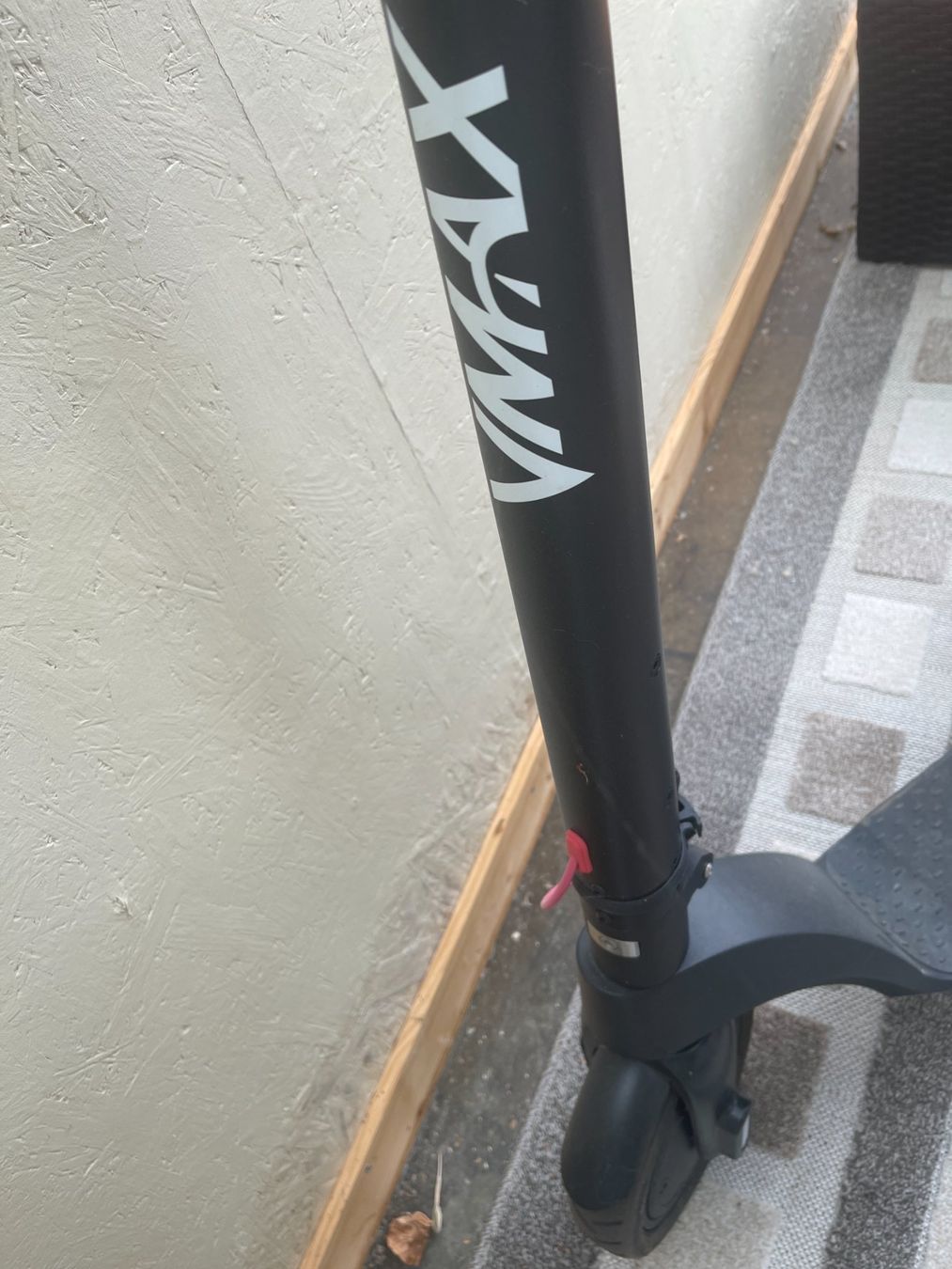 VMAX Kickboard: E-Scooter V-Max r93 Carvee Bee defekt – Difettoso da Neuhausen venduto da Singen12