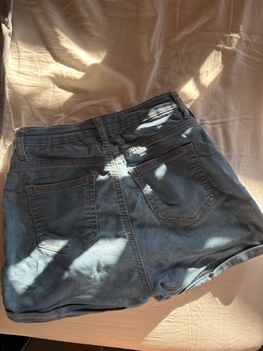 Tally Weijl Pantaloni: Hot Pants – Usato da Lurtigen venduto da sal_79fm 1