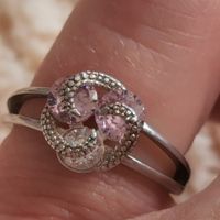 Damen Silber 925 Ring mit Zirkone.