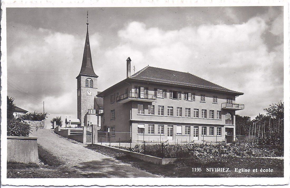 Ansichtskarten: SIVIRIEZ, église et école – Gebraucht aus Les Verrières von Scampi0