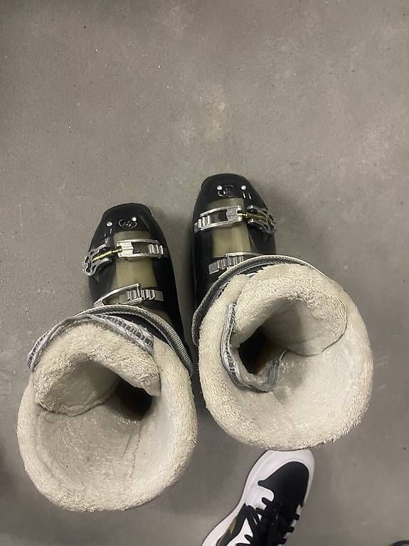 Scarpe da uomo: scarponi sci – Usato da Lugano venduto da naz_zkg8 3