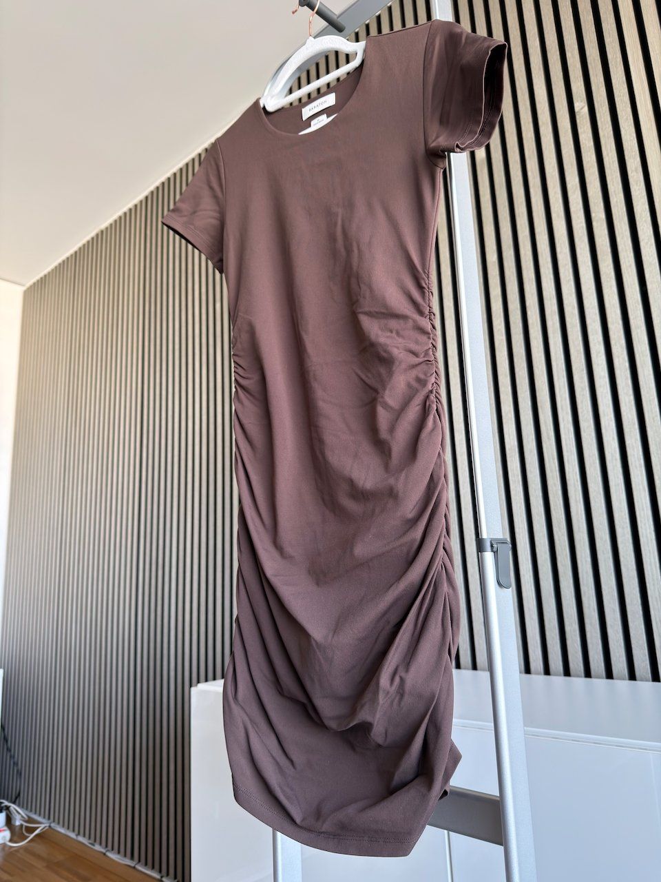 Aritzia Kleider: Dress Aritzia Babaton M – Gebraucht aus Zürich von mad_87xc 5