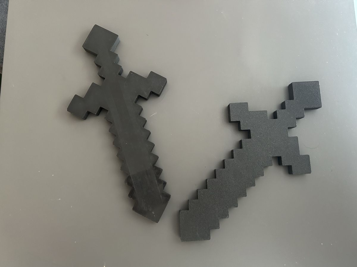 Jouets: 2 Minecraft Schwerter – D'occasion à Moosseedorf par Slowwdown 1