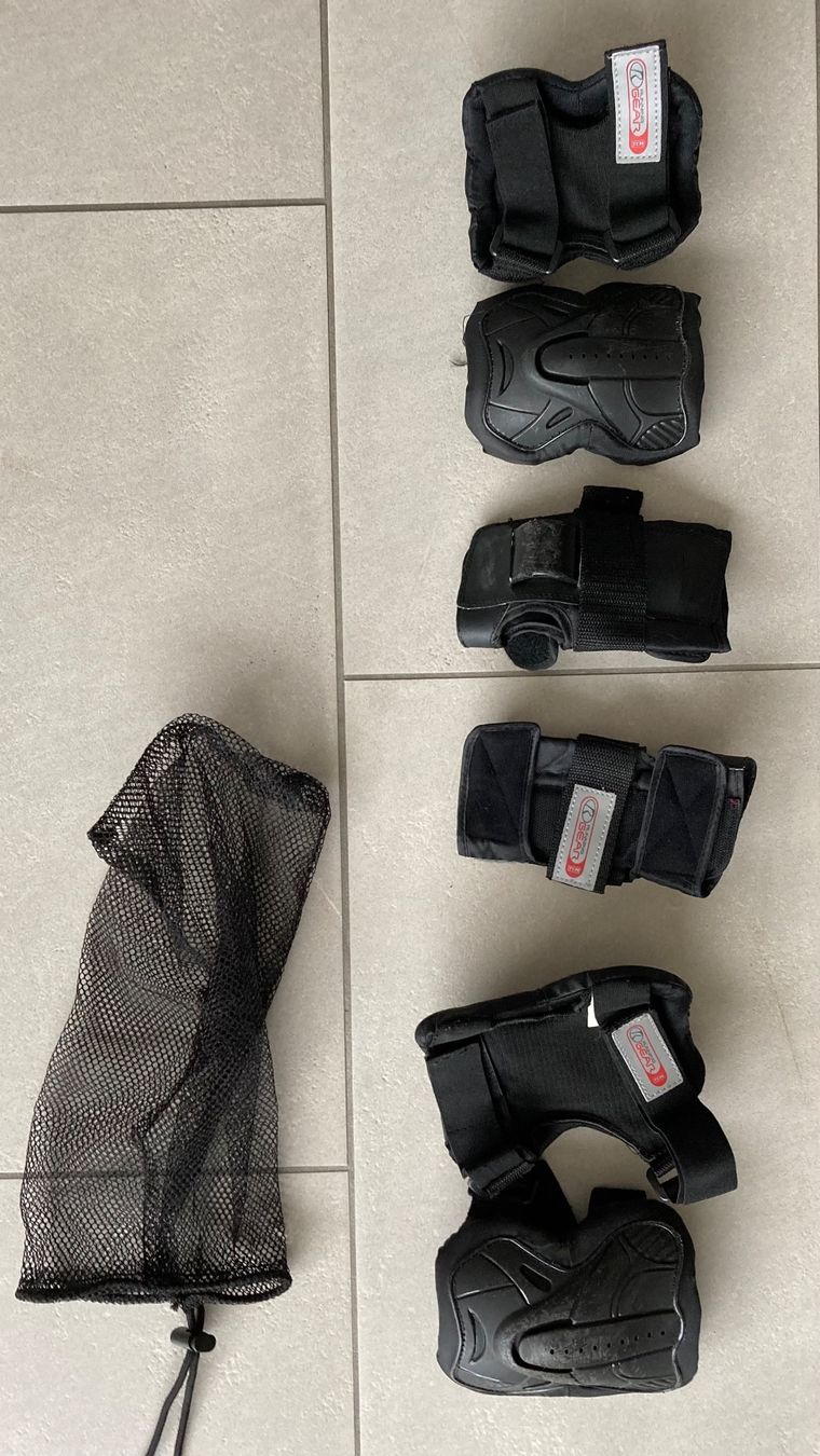 Pattini in linea & Pattini a rotelle: Inline Skates + Schoner Set, Grösse 40/41, Top Zustand – Usato da Nussbaumen AG venduto da car_7b54 2