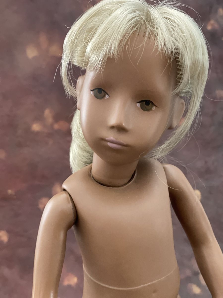 Sasha Morgenthaler Bambole: Sasha Puppe mit ockerfarbenen Augen – Usato da Montreux venduto da ele_lhw5 1