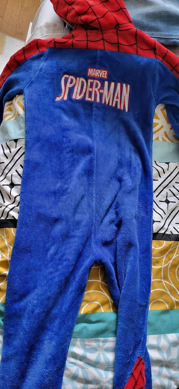 Pigiama & Simili: Pyjama chaud Spiderman, taille 128cm – Usato da la tour de peilz venduto da alegre02 2