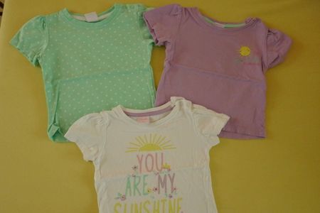 3 neuwertige T-Shirts, Gr. 68