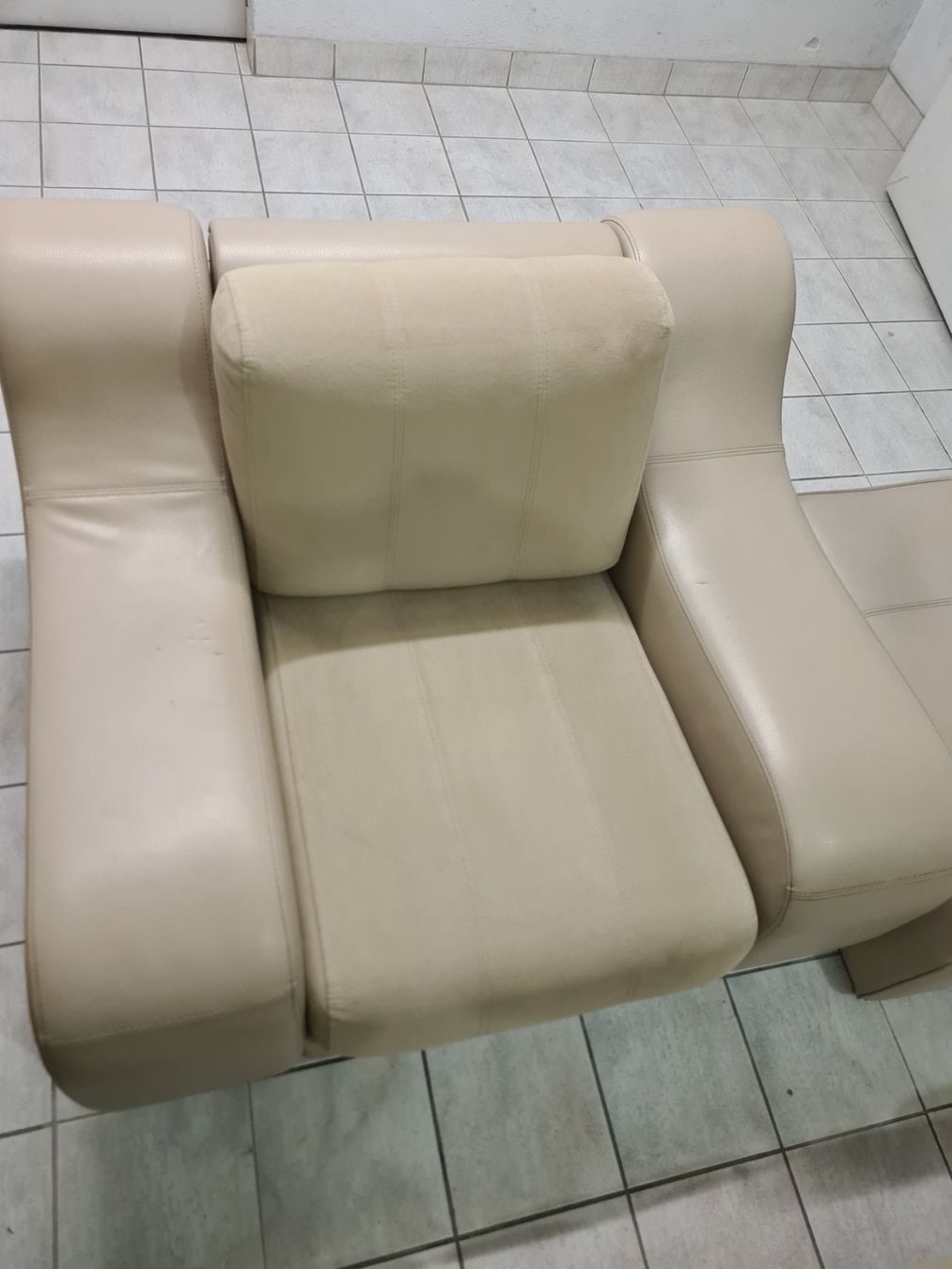 Divani: Fauteuil – Usato da Monthey venduto da 187-zeroo 4