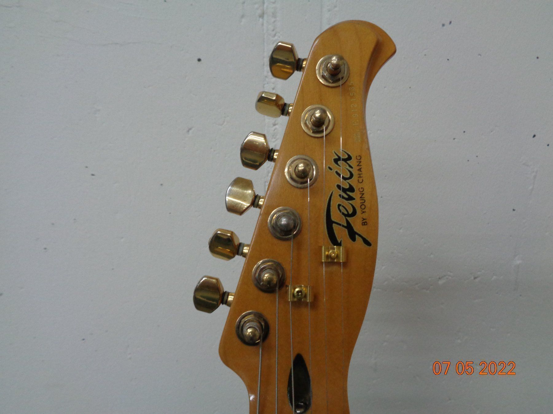 Strumenti musicali: Fenix E-Gitarre Rarität ! – Usato da Weiningen ZH venduto da Vitanyi 2