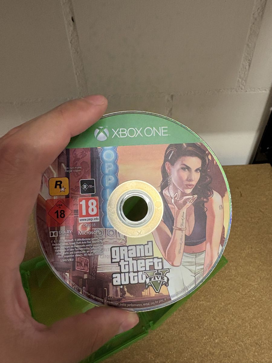 Microsoft Jeux: Grand Theft Auto V Xbox One – D'occasion à Schöftland par dardy1996 3