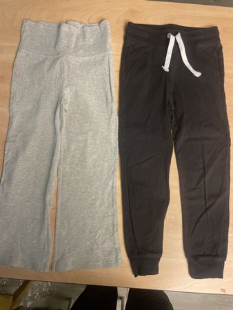 2 leichte H&M Jogginghosen Gr. 116schwarz grau