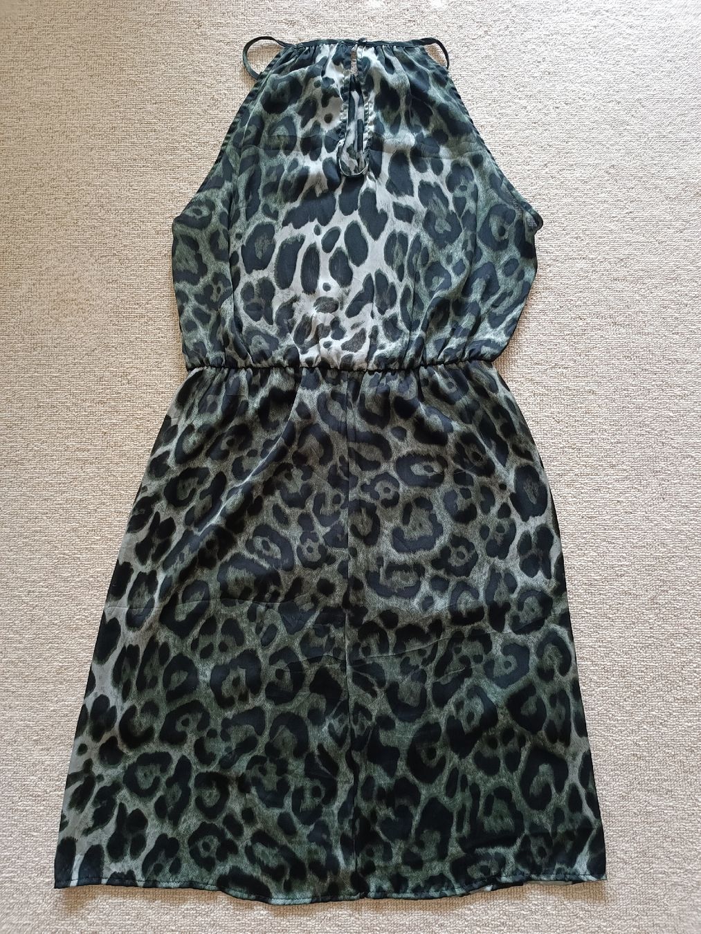 Kleider: Kleid mit Leopardenmuster, Wickelstil 42 – Gebraucht aus Wallisellen von C_DM 7