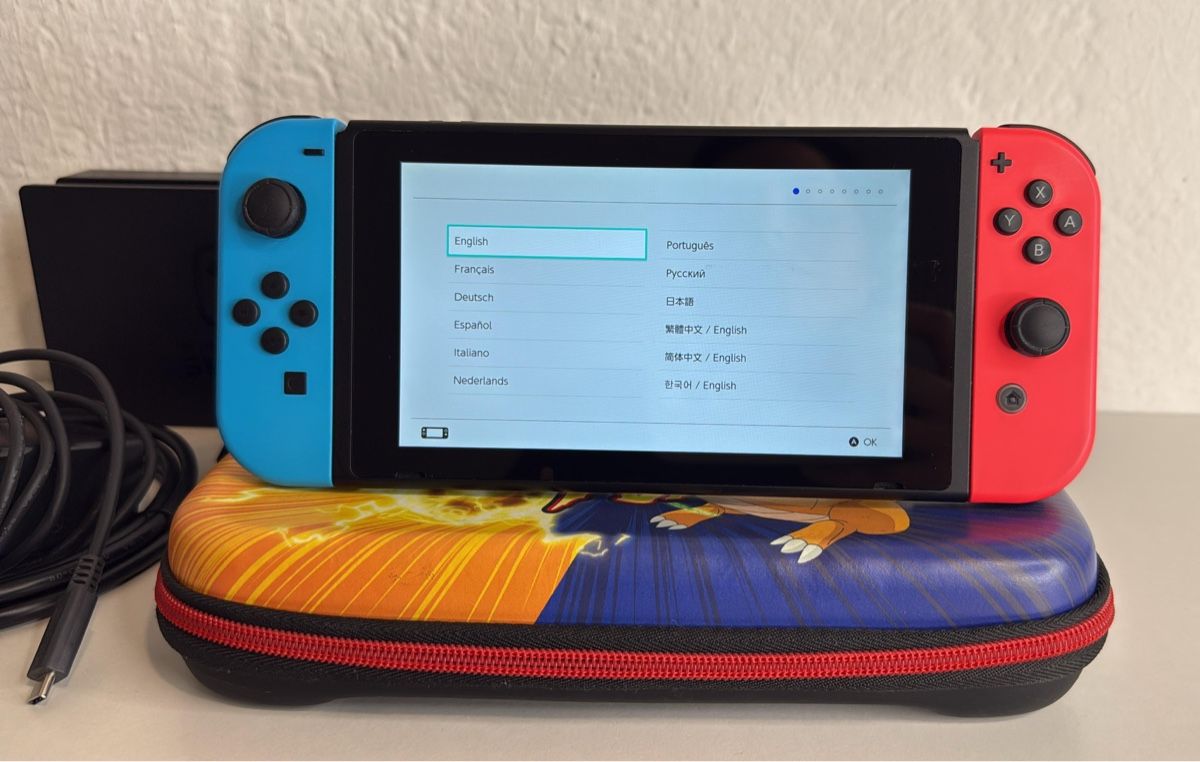 Nintendo Consoles: Nintendo Switch Console Bundle - Great Condition! – D'occasion à Ehrendingen par bubulence 3