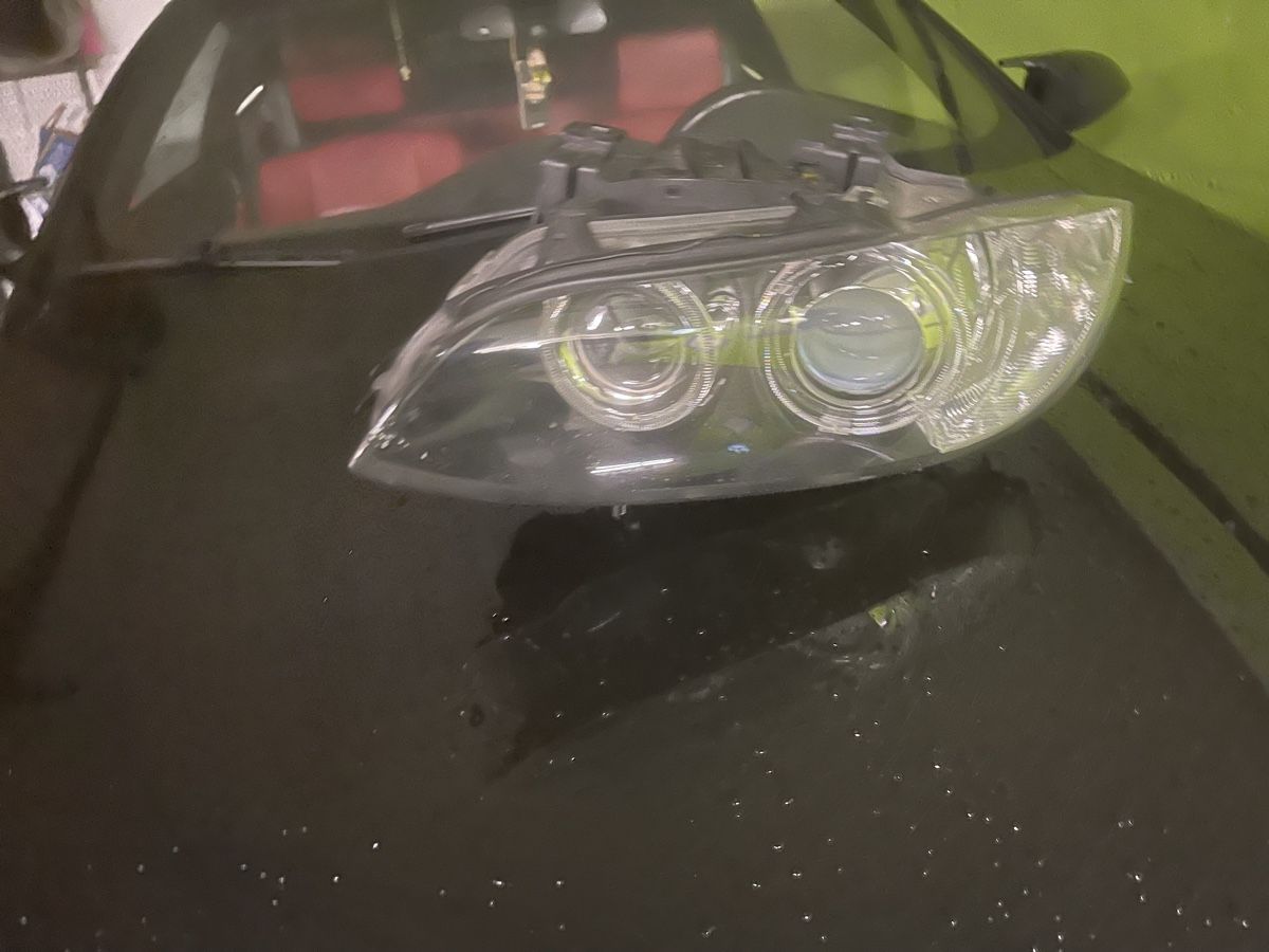 BMW Tutti pezzi di ricambio auto: BMW 3 Series E90 E91 E 93 Xenon Headlight Left OEM – Usato da Dietikon venduto da peles82 1