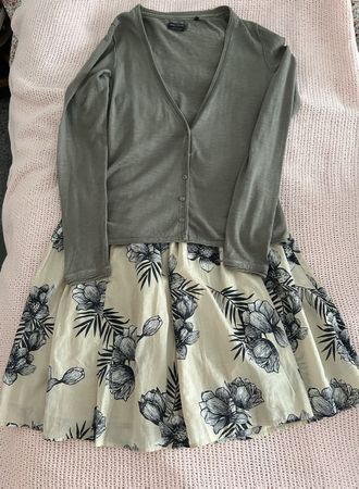 Rock mit Blumenmuster & Strickjacke, Grau, Grösse M