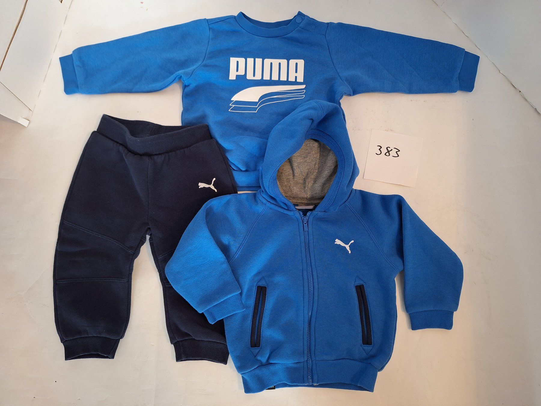 Puma Lotti & Set di vestiti: Puma Kleiderpaket Trainer  74 6-9 Monate – Usato da Chur venduto da copino