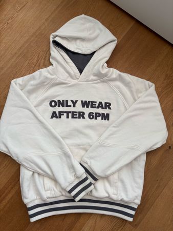 2 in 1 Hoodie „Only wear after 6pm“ 