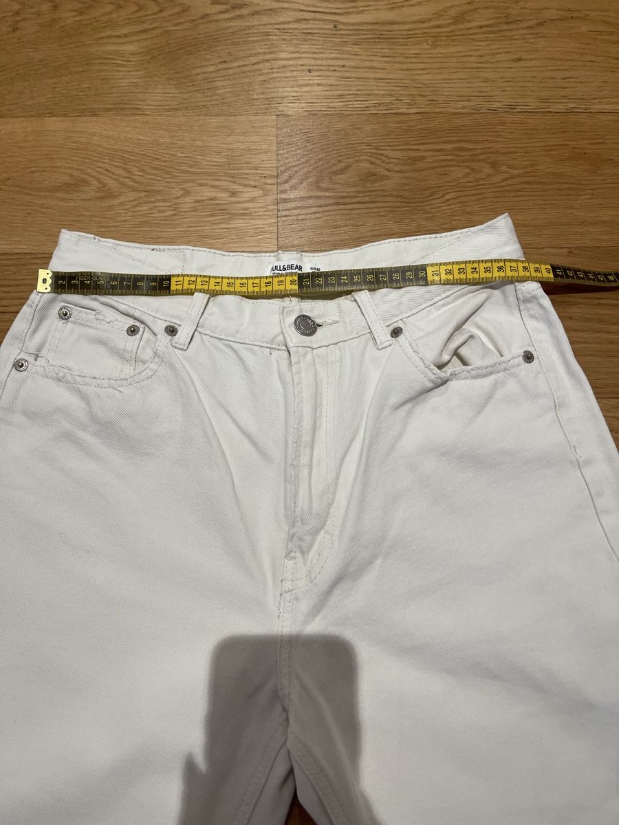 Pull&Bear Jeans: Pull&Bear Jeans, Mom Jeans helles Beige – Usato da Bremgarten AG venduto da arl_8nbf 1